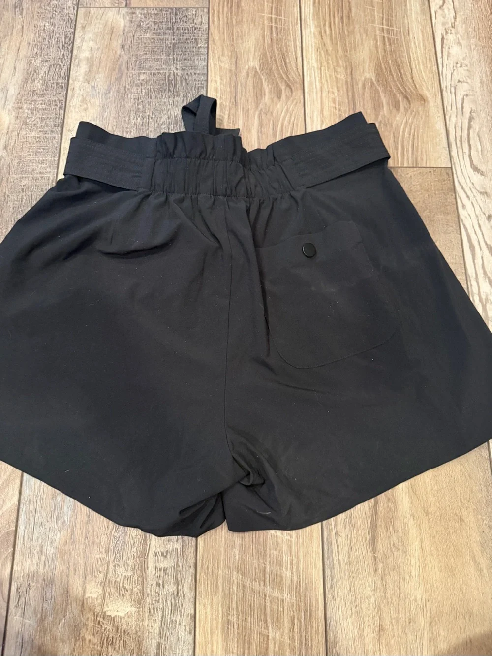 Athleta Skyline ii Black Paperbag Shorts with Tie Belt Size 10
